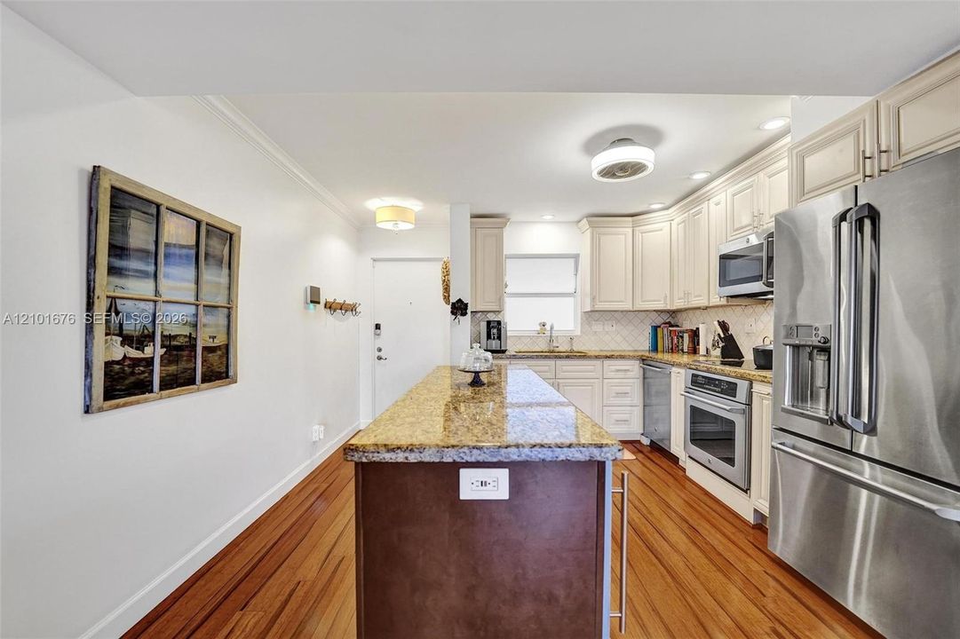 На продажу: $469,000 (2 спален, 2 ванн, 1218 Квадратных фут)