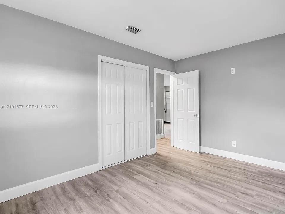 For Rent: $950 (1 beds, 1 baths, 775 Square Feet)