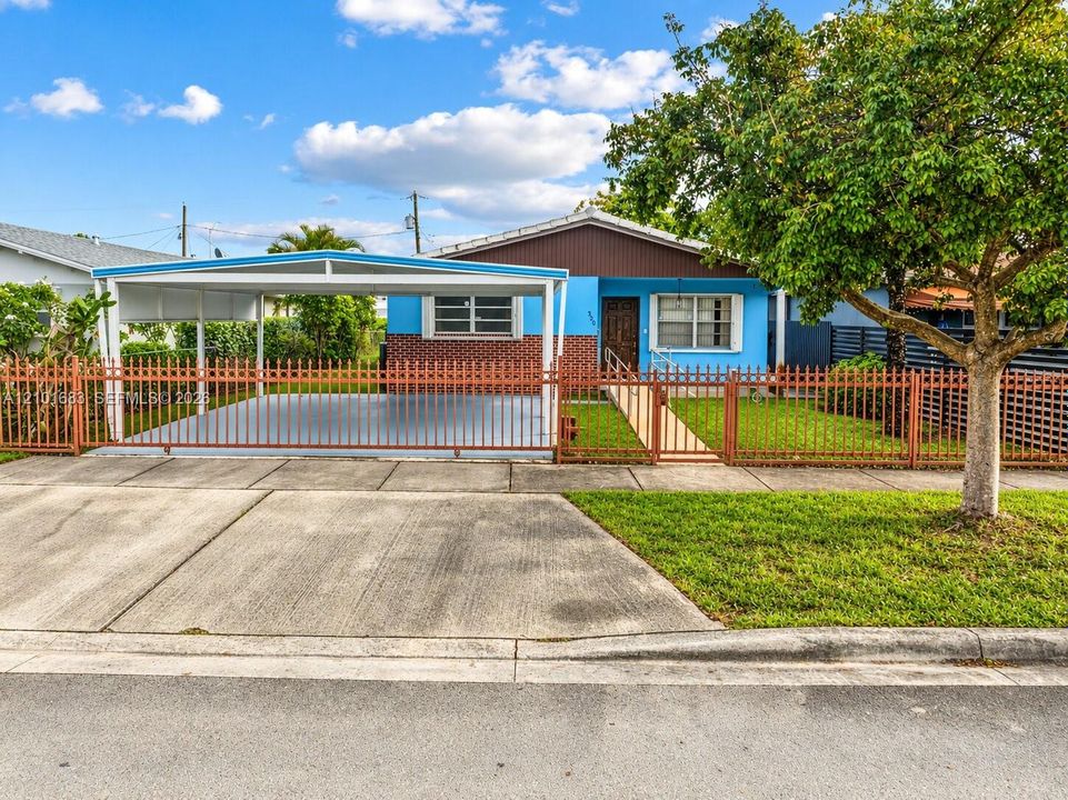 For Sale: $575,000 (3 beds, 2 baths, 1430 Square Feet)