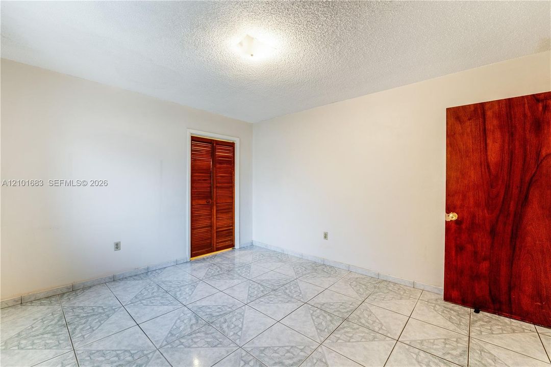 For Sale: $575,000 (3 beds, 2 baths, 1430 Square Feet)