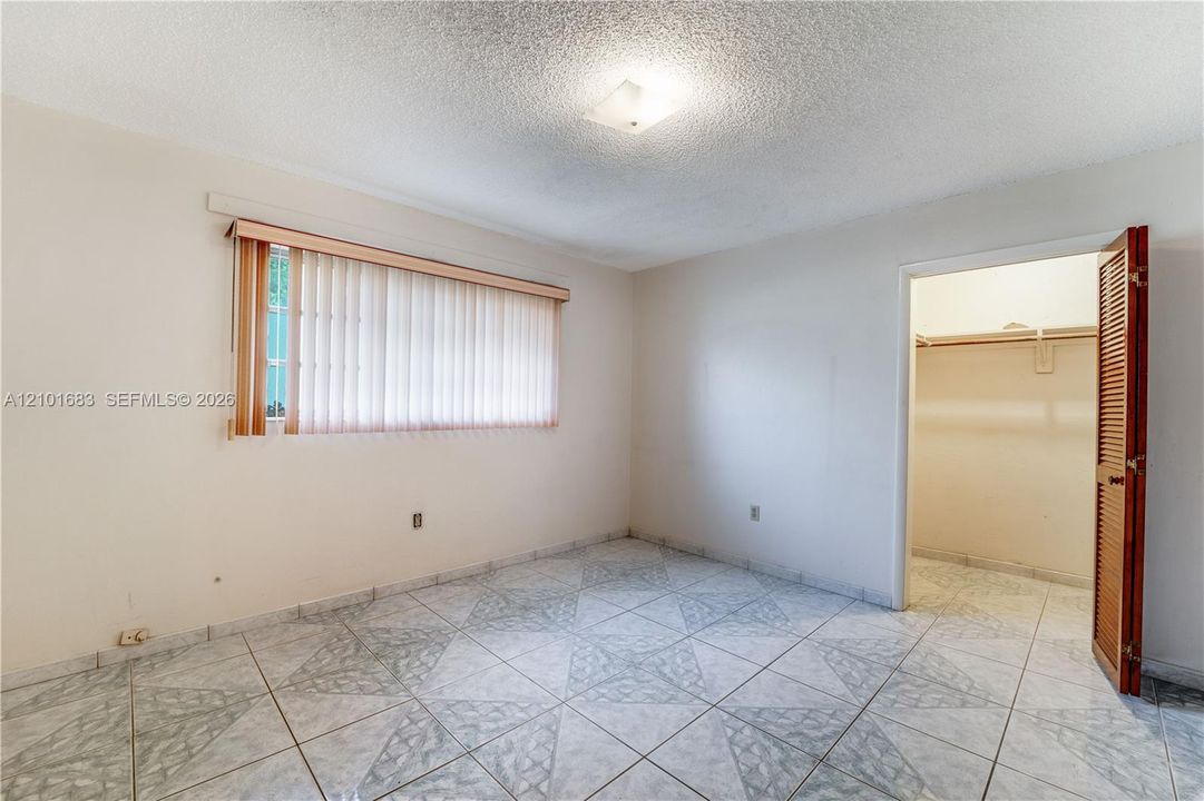 For Sale: $575,000 (3 beds, 2 baths, 1430 Square Feet)