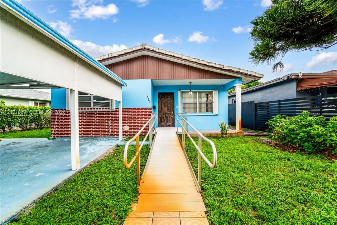 For Sale: $575,000 (3 beds, 2 baths, 1430 Square Feet)