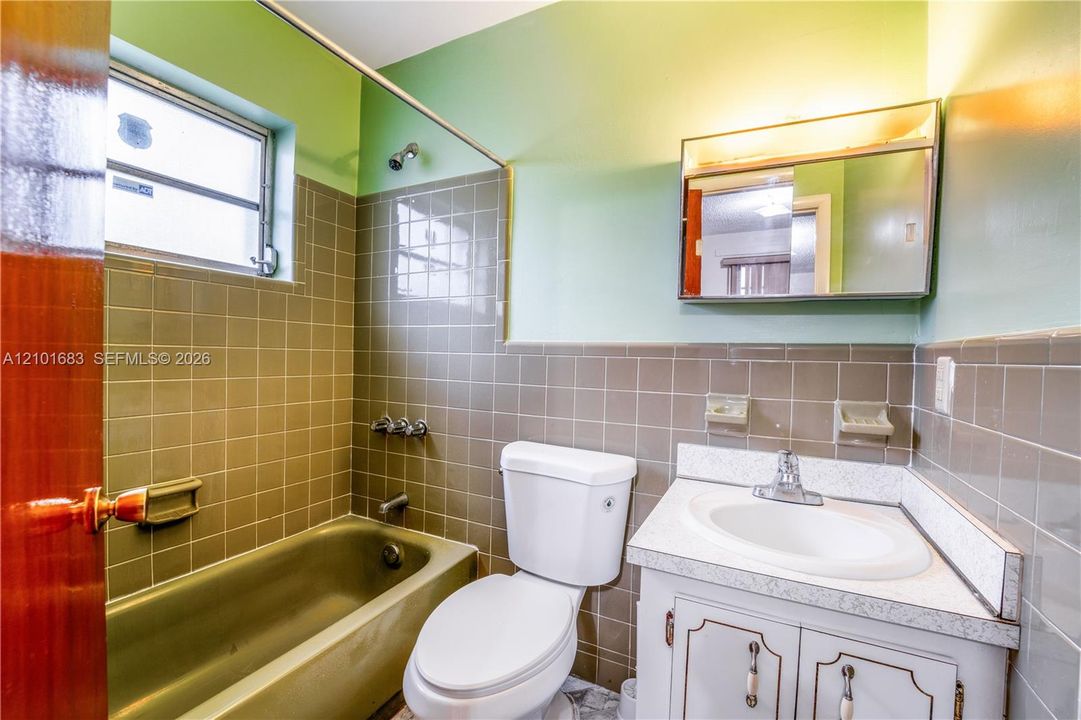 For Sale: $575,000 (3 beds, 2 baths, 1430 Square Feet)