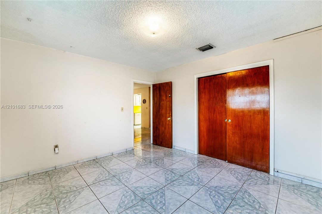 For Sale: $575,000 (3 beds, 2 baths, 1430 Square Feet)