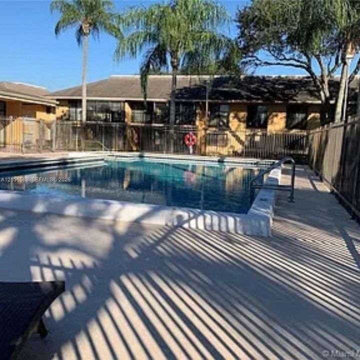 En Venta: $199,000 (2 camas, 2 baños, 884 Pies cuadrados)