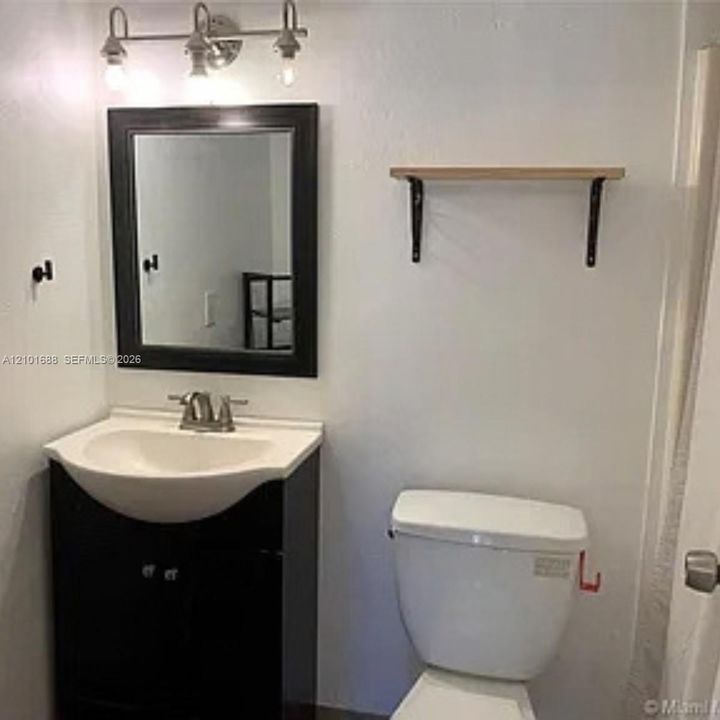 En Venta: $199,000 (2 camas, 2 baños, 884 Pies cuadrados)
