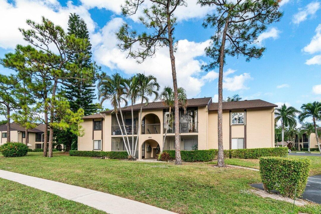 002-414PineGlenLane-D2-Greenacres-FL-334