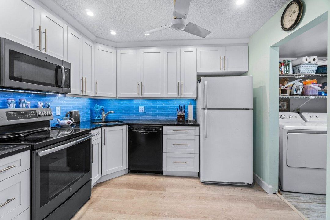 006-414PineGlenLane-D2-Greenacres-FL-334