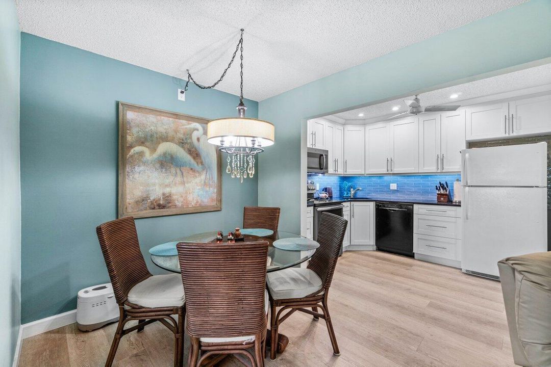 009-414PineGlenLane-D2-Greenacres-FL-334