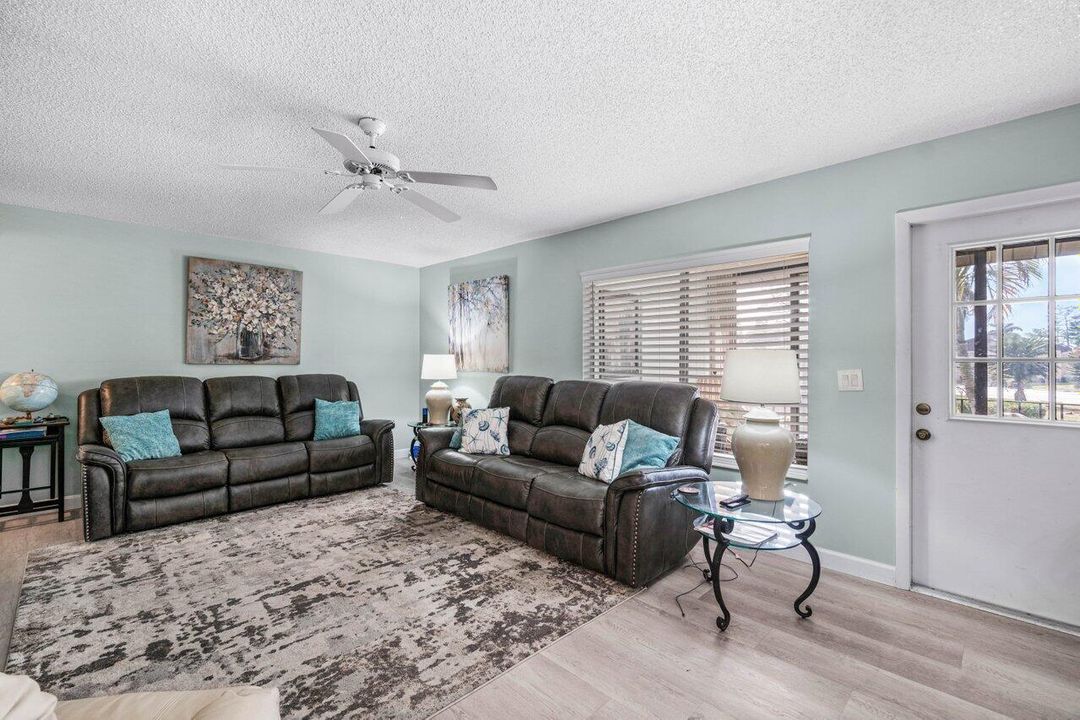 011-414PineGlenLane-D2-Greenacres-FL-334
