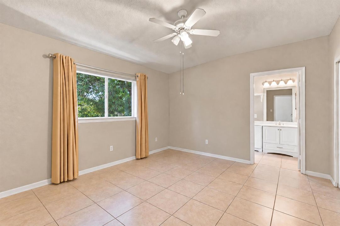 24_bedroom 2
