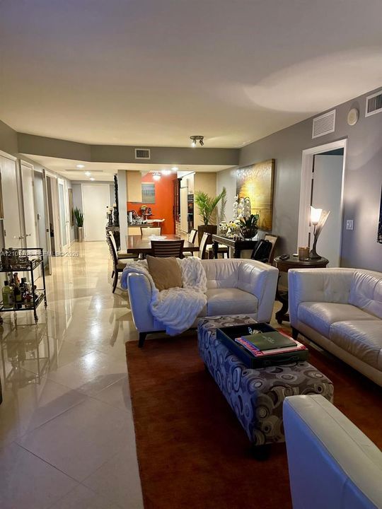 En Renta: $5,600 (3 camas, 3 baños, 1571 Pies cuadrados)