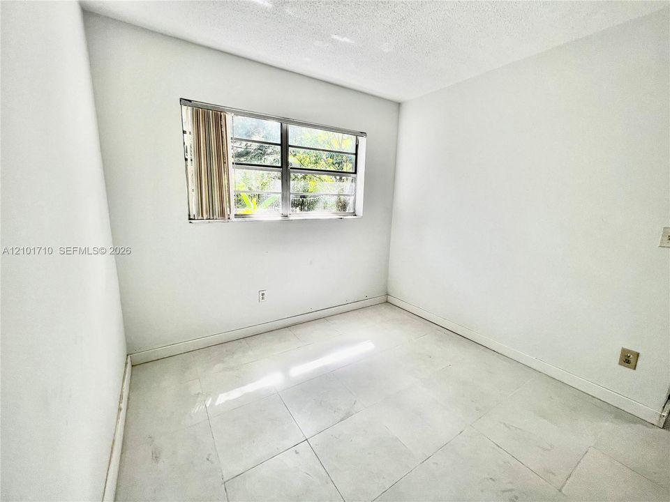 В аренду: $1,850 (2 спален, 1 ванн, 768 Квадратных фут)