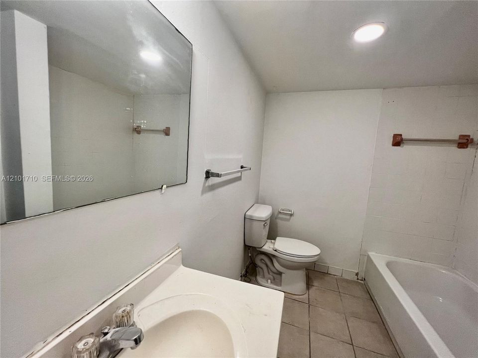 В аренду: $1,850 (2 спален, 1 ванн, 768 Квадратных фут)
