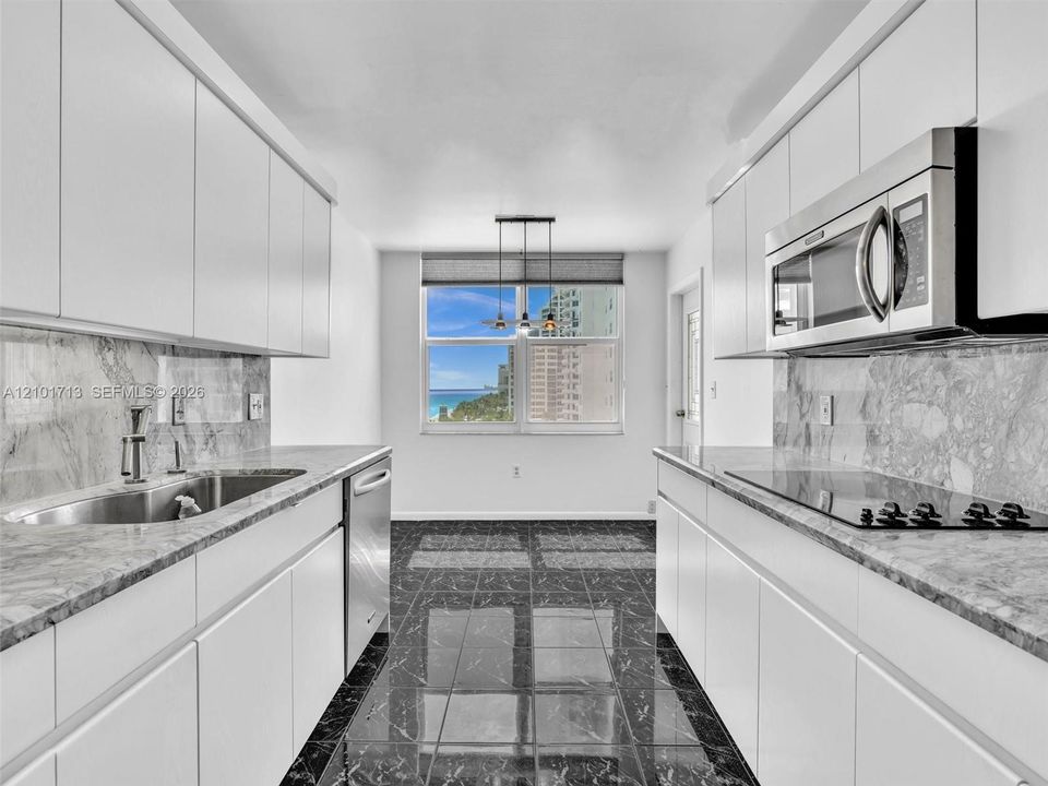 For Sale: $650,000 (2 beds, 2 baths, 1360 Square Feet)