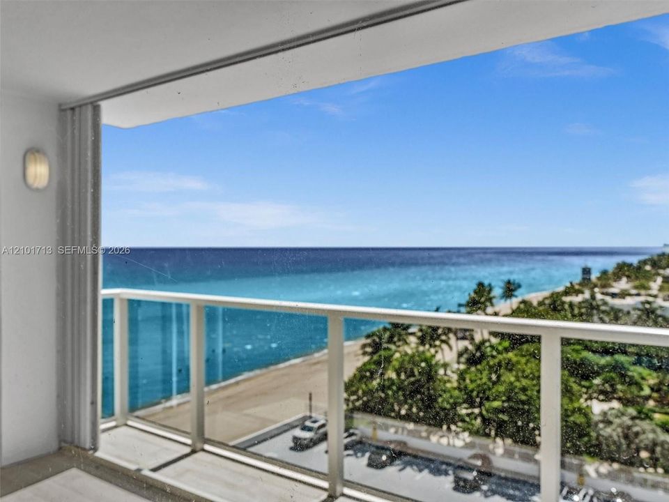 For Sale: $650,000 (2 beds, 2 baths, 1360 Square Feet)