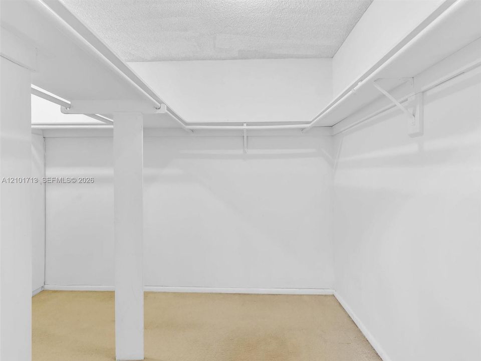 For Sale: $650,000 (2 beds, 2 baths, 1360 Square Feet)
