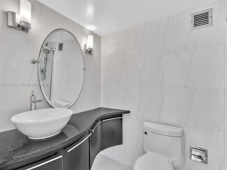 For Sale: $650,000 (2 beds, 2 baths, 1360 Square Feet)