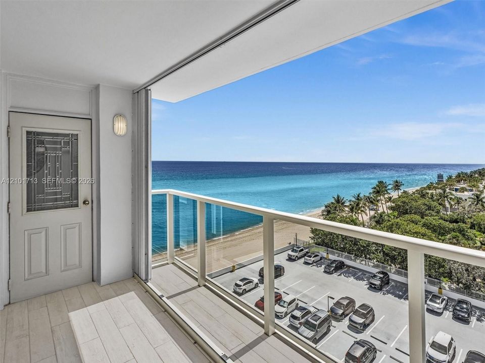 For Sale: $650,000 (2 beds, 2 baths, 1360 Square Feet)