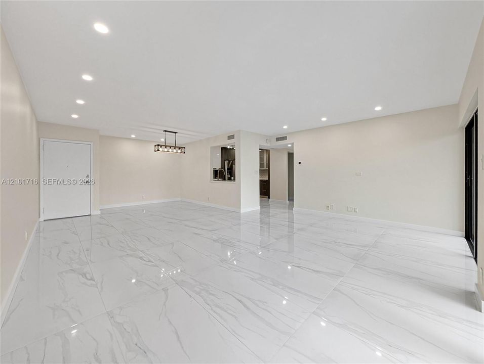 For Sale: $330,000 (2 beds, 2 baths, 1200 Square Feet)