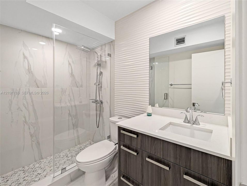 For Sale: $330,000 (2 beds, 2 baths, 1200 Square Feet)