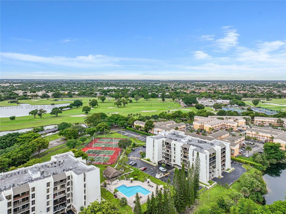 For Sale: $330,000 (2 beds, 2 baths, 1200 Square Feet)
