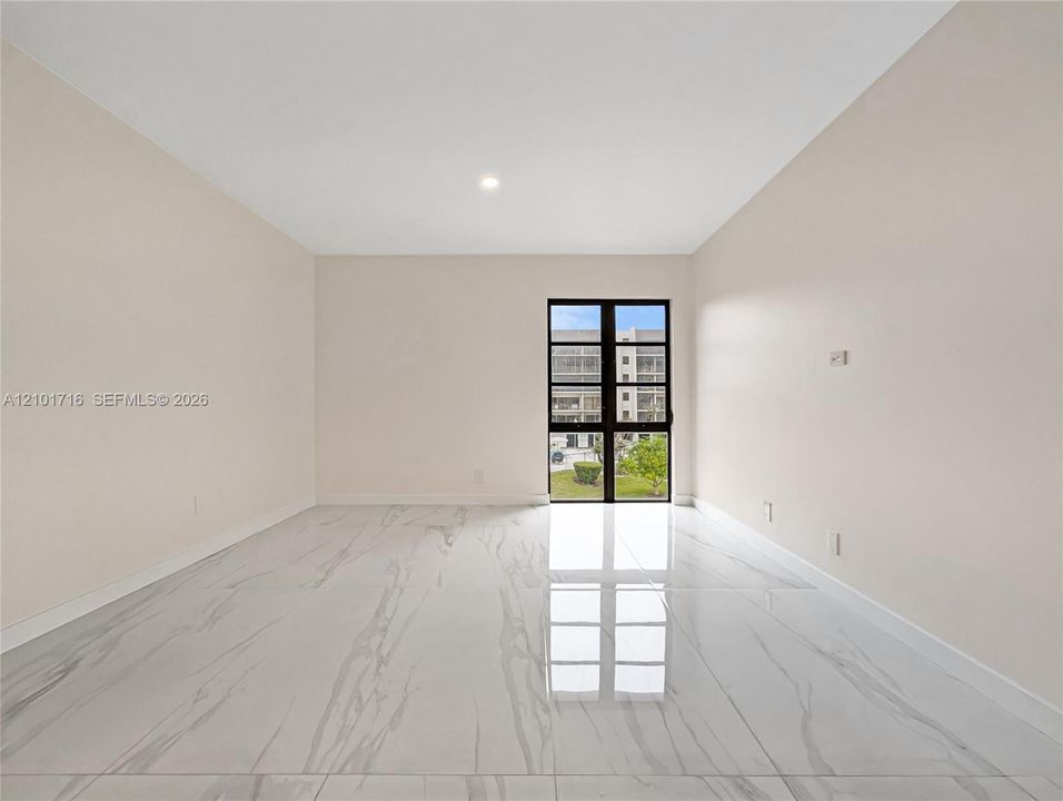 For Sale: $330,000 (2 beds, 2 baths, 1200 Square Feet)