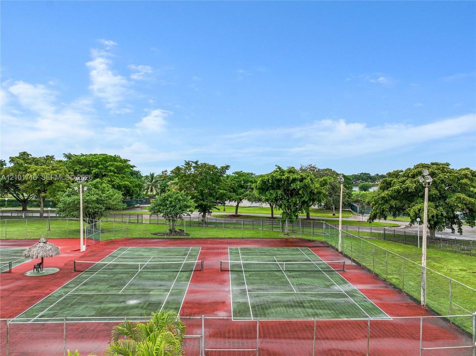 For Sale: $330,000 (2 beds, 2 baths, 1200 Square Feet)