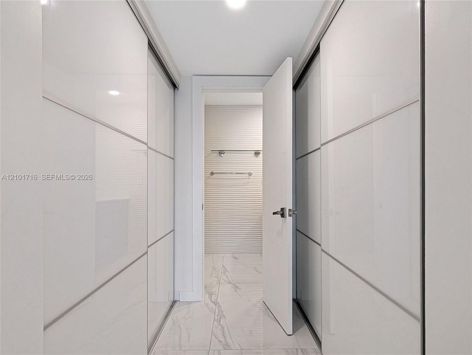 For Sale: $330,000 (2 beds, 2 baths, 1200 Square Feet)