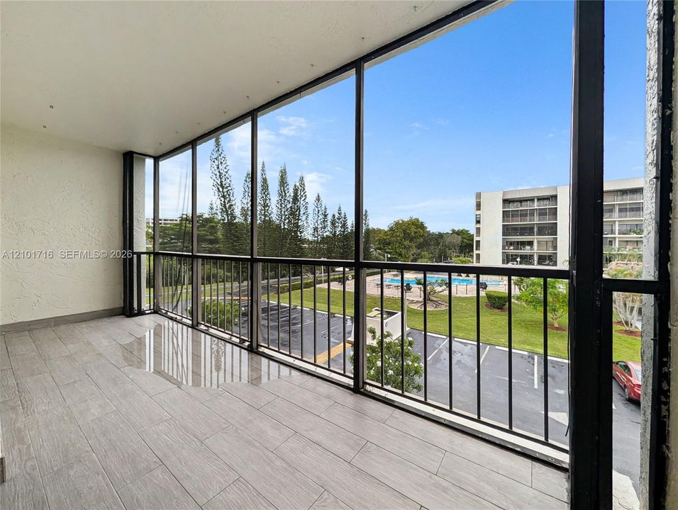 For Sale: $330,000 (2 beds, 2 baths, 1200 Square Feet)