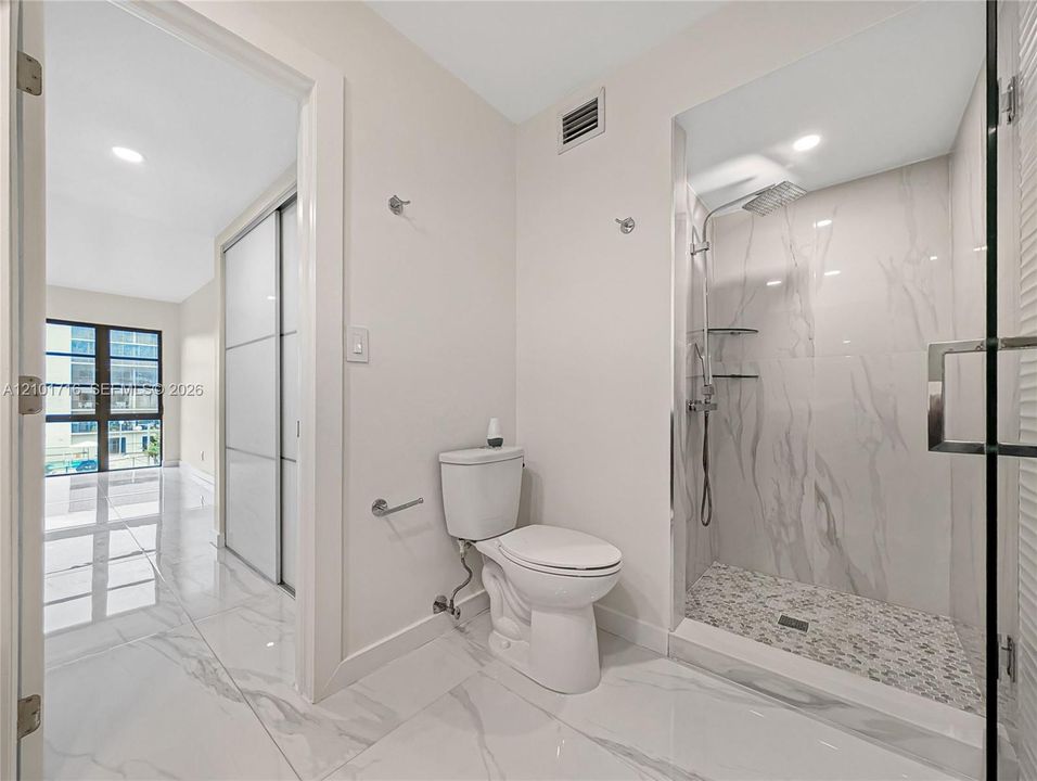For Sale: $330,000 (2 beds, 2 baths, 1200 Square Feet)