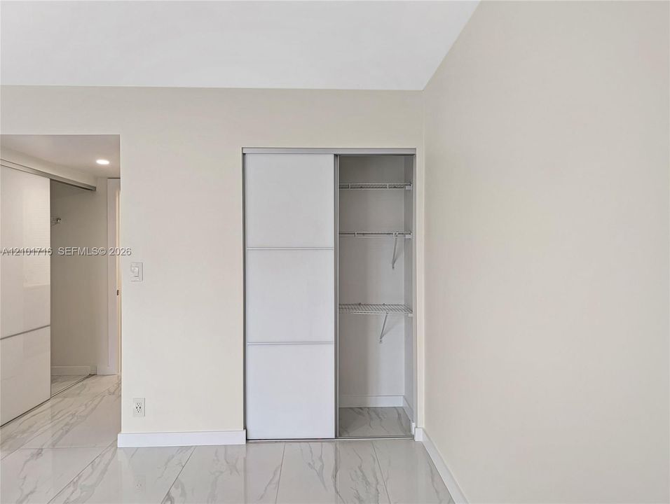For Sale: $330,000 (2 beds, 2 baths, 1200 Square Feet)