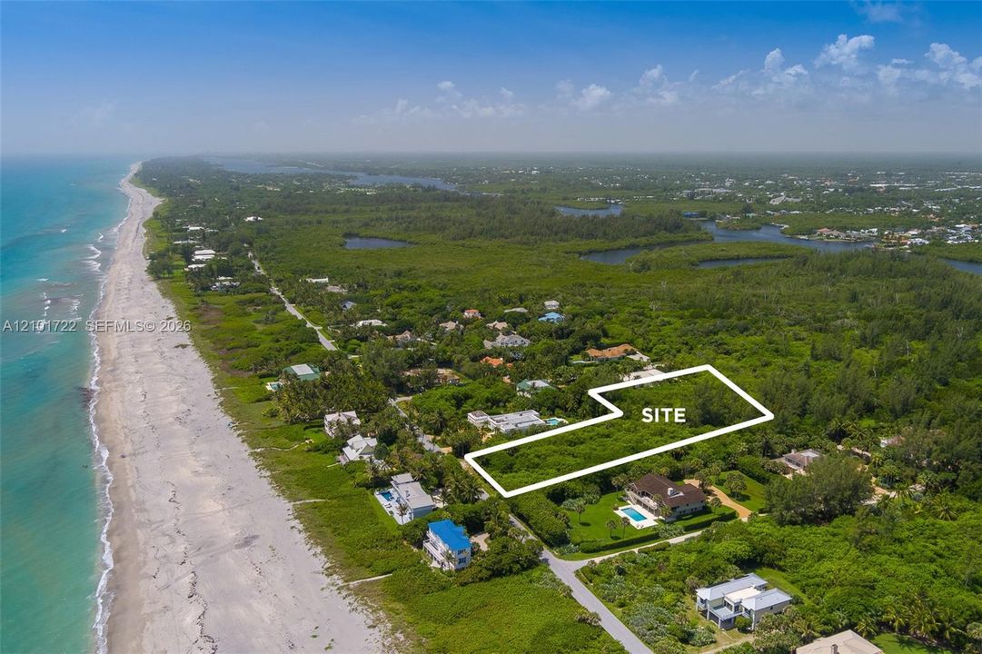 На продажу: $2,900,000 (0.58 acres)