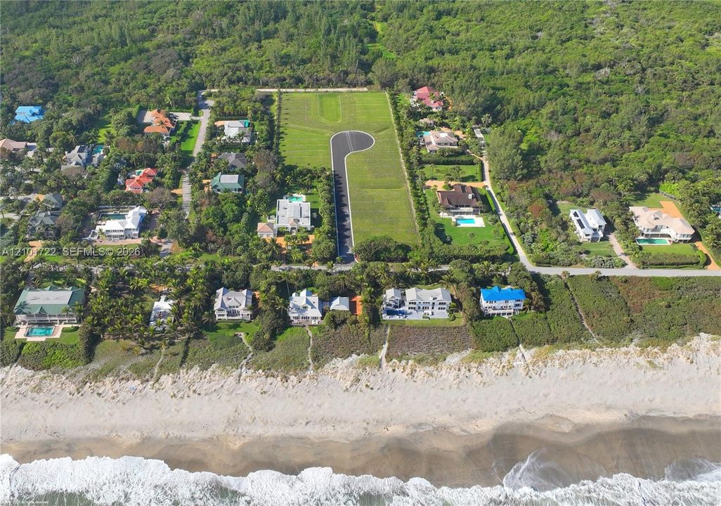 На продажу: $2,900,000 (0.58 acres)