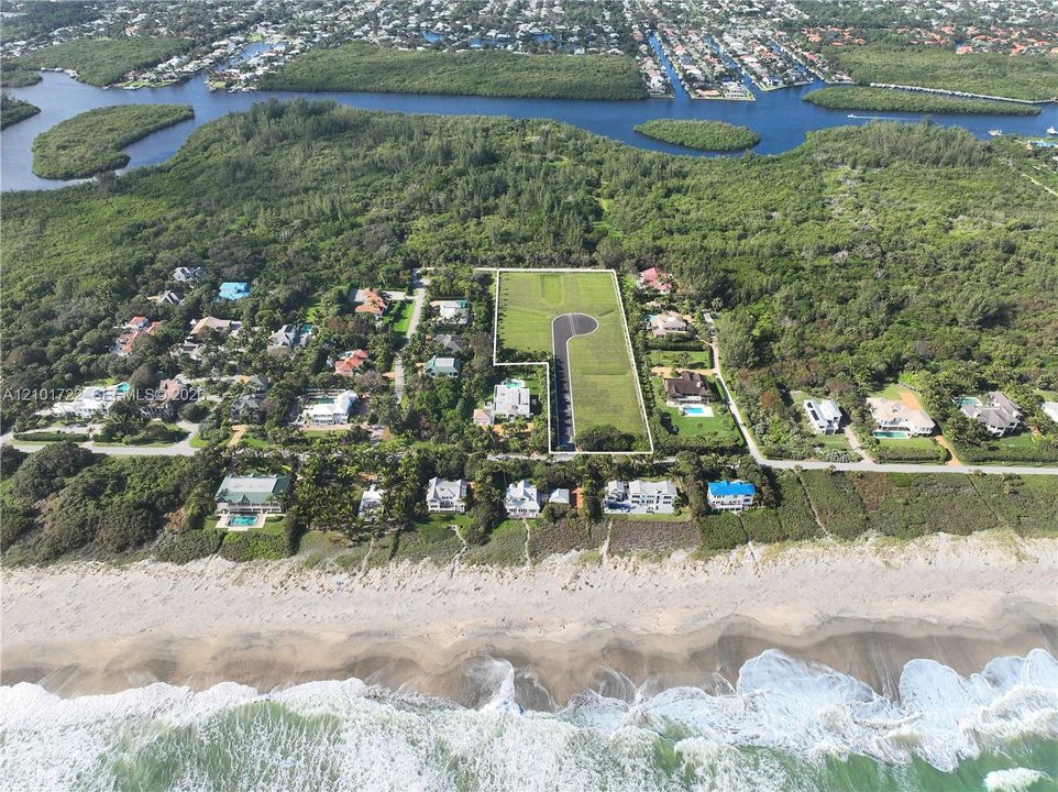 На продажу: $2,900,000 (0.58 acres)