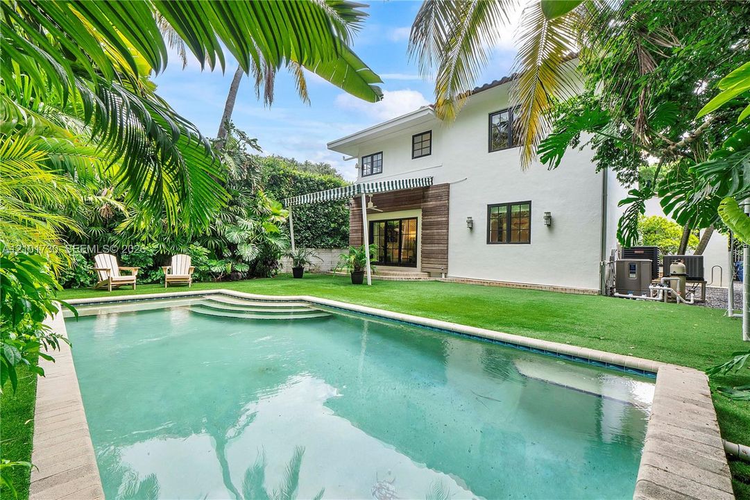 En Venta: $3,490,000 (5 camas, 4 baños, 3046 Pies cuadrados)