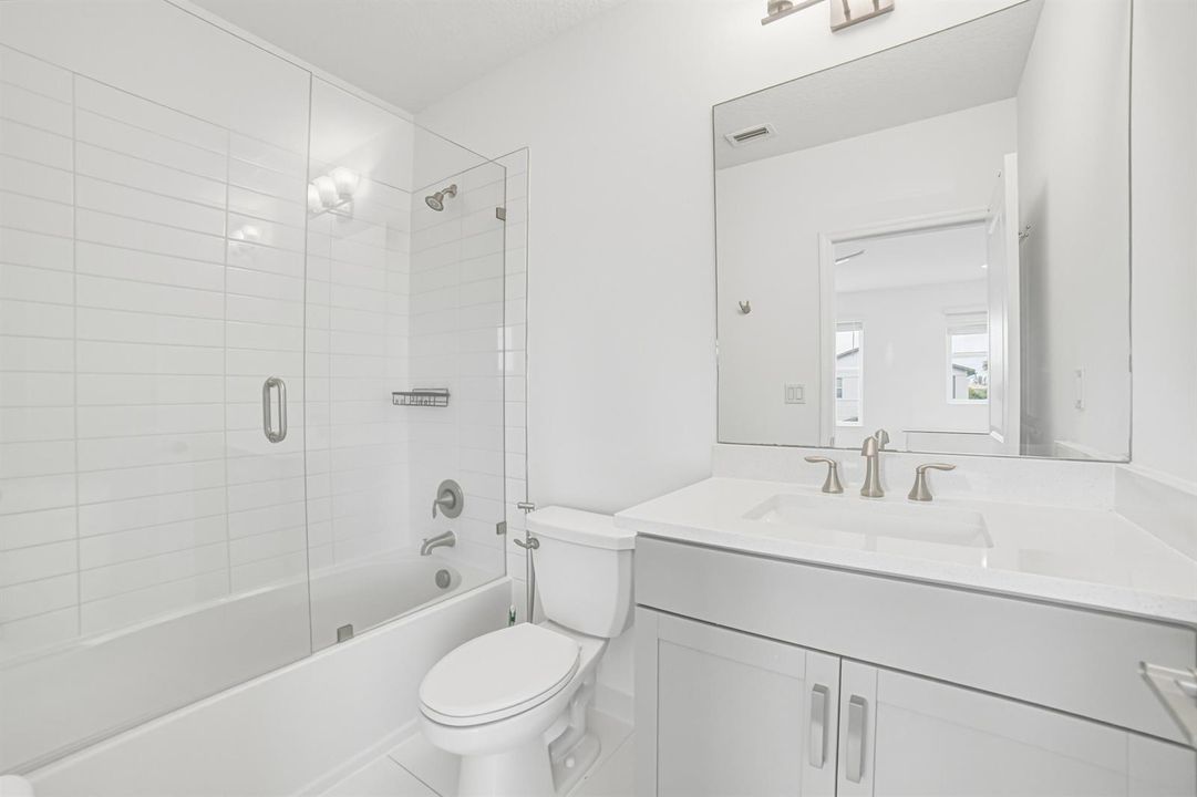 Bedroom4-Bathroom