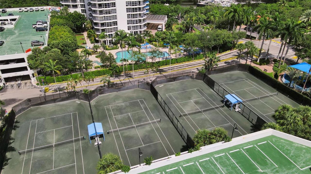 En Venta: $439,000 (2 camas, 2 baños, 1091 Pies cuadrados)