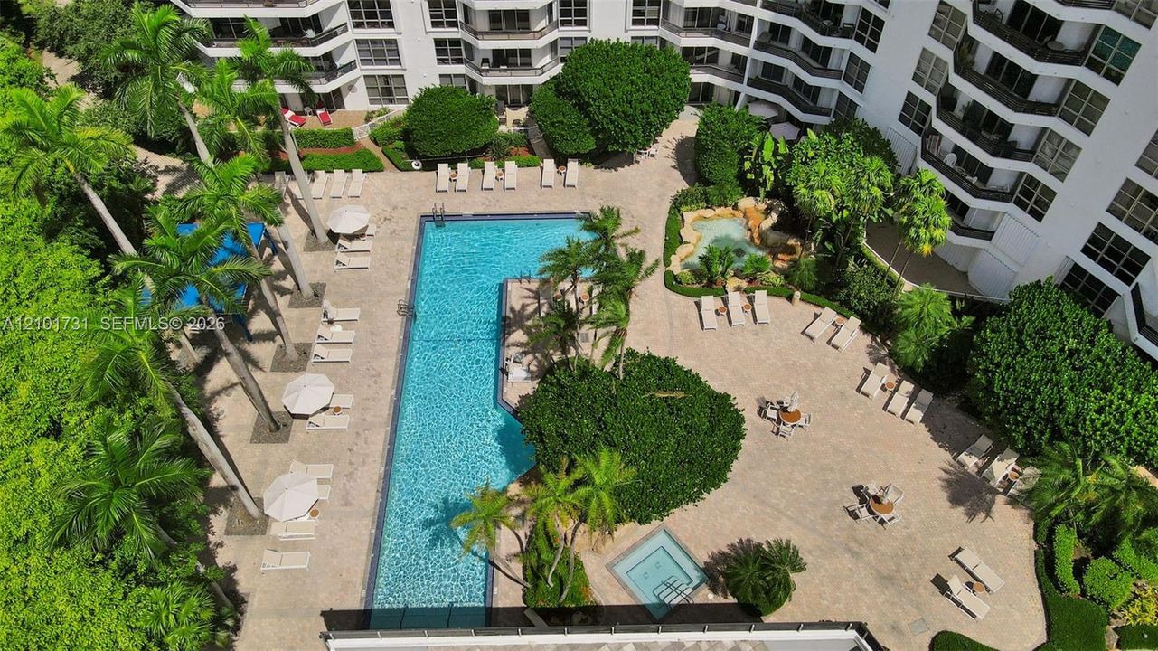 En Venta: $439,000 (2 camas, 2 baños, 1091 Pies cuadrados)
