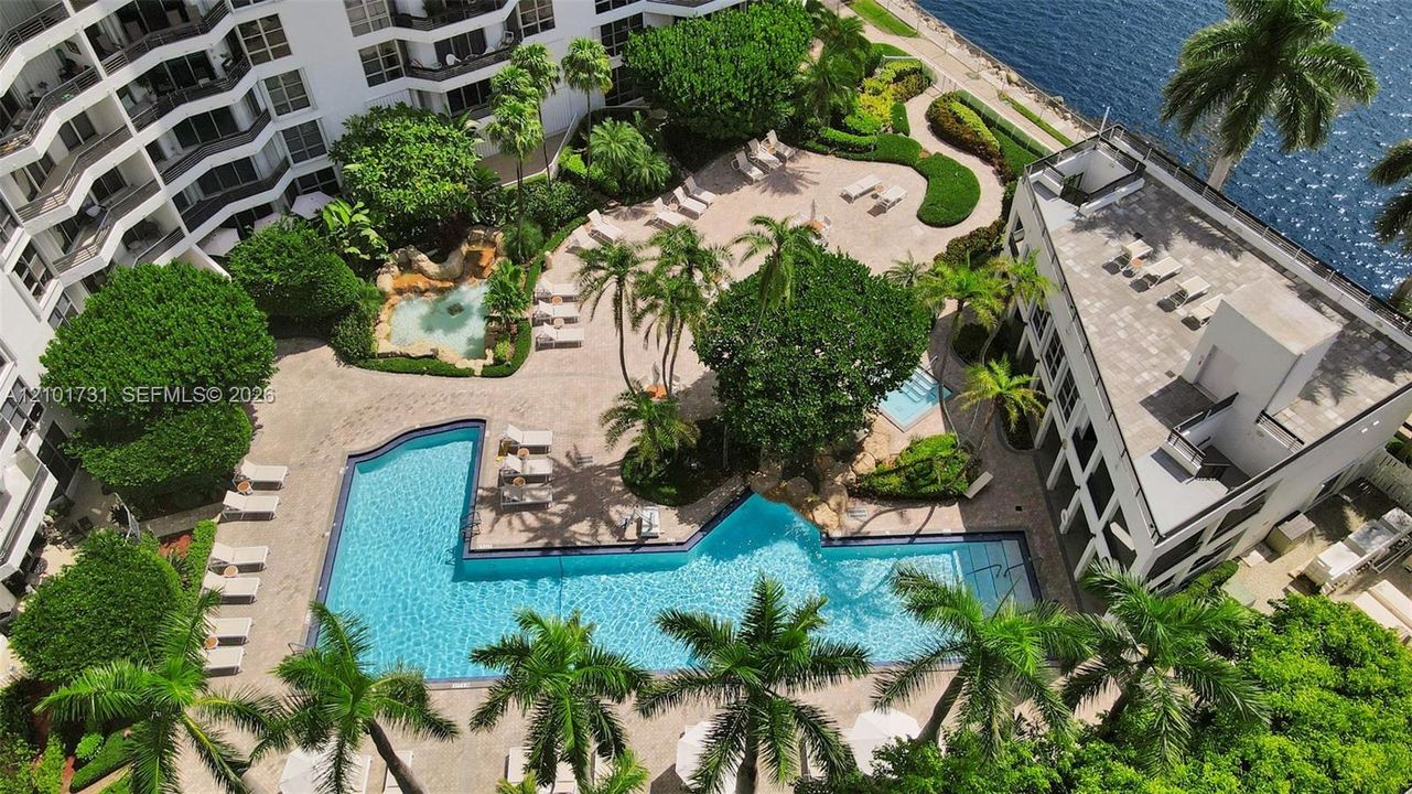 En Venta: $439,000 (2 camas, 2 baños, 1091 Pies cuadrados)