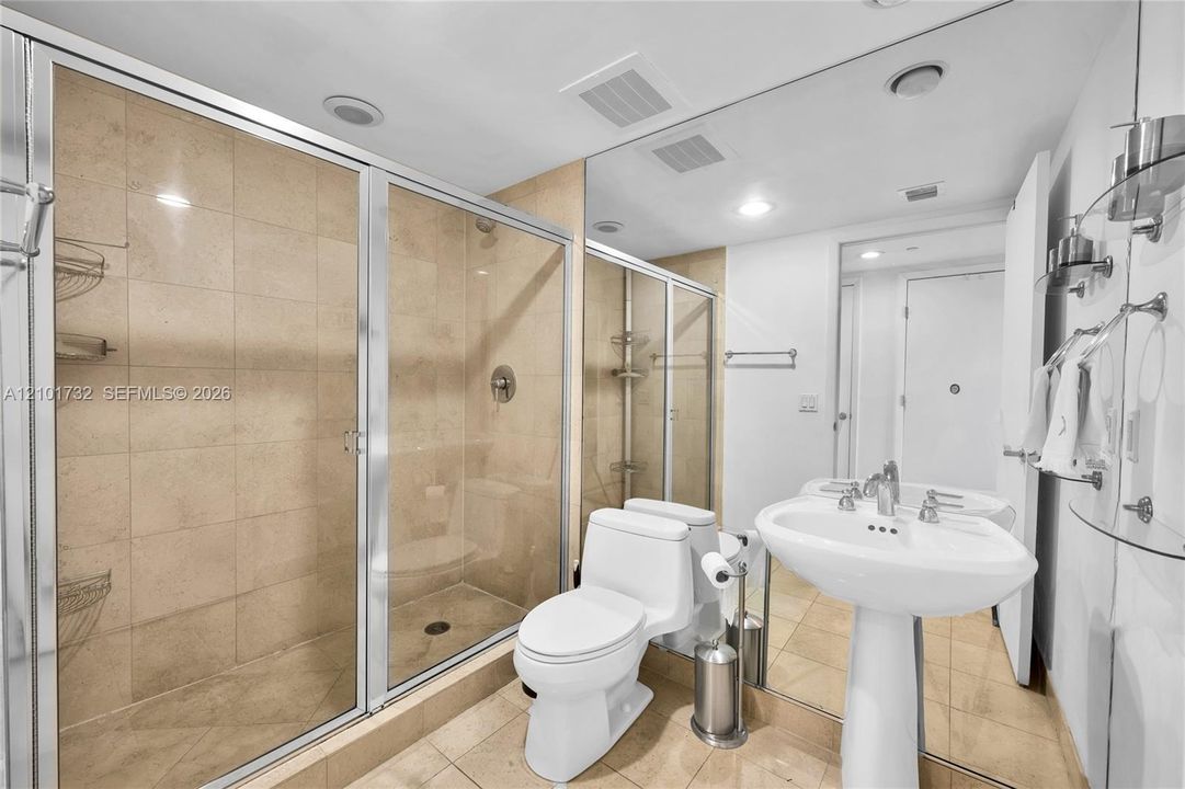 В аренду: $9,800 (3 спален, 3 ванн, 1733 Квадратных фут)