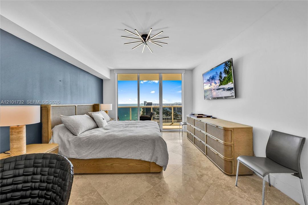 В аренду: $9,800 (3 спален, 3 ванн, 1733 Квадратных фут)