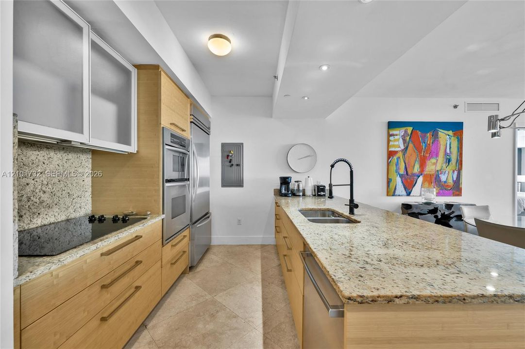 В аренду: $9,800 (3 спален, 3 ванн, 1733 Квадратных фут)