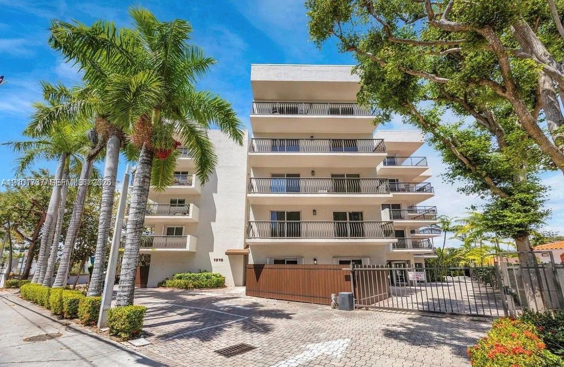 En Renta: $2,550 (0 camas, 0 baños, 550 Pies cuadrados)