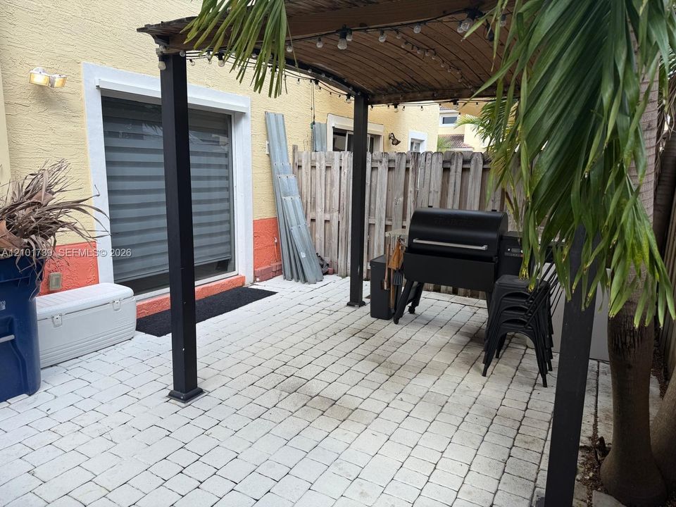 En Renta: $2,399 (2 camas, 2 baños, 1150 Pies cuadrados)