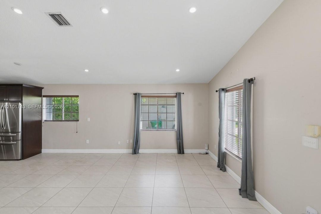 На продажу: $719,900 (4 спален, 2 ванн, 1782 Квадратных фут)