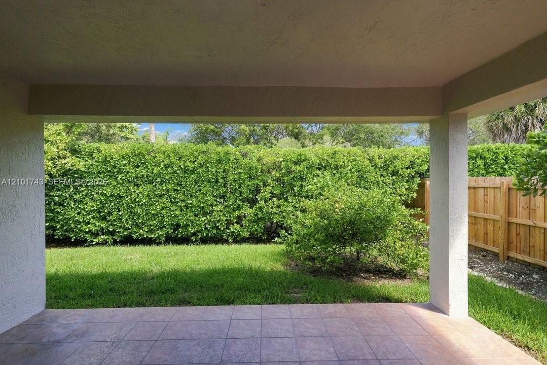 На продажу: $719,900 (4 спален, 2 ванн, 1782 Квадратных фут)