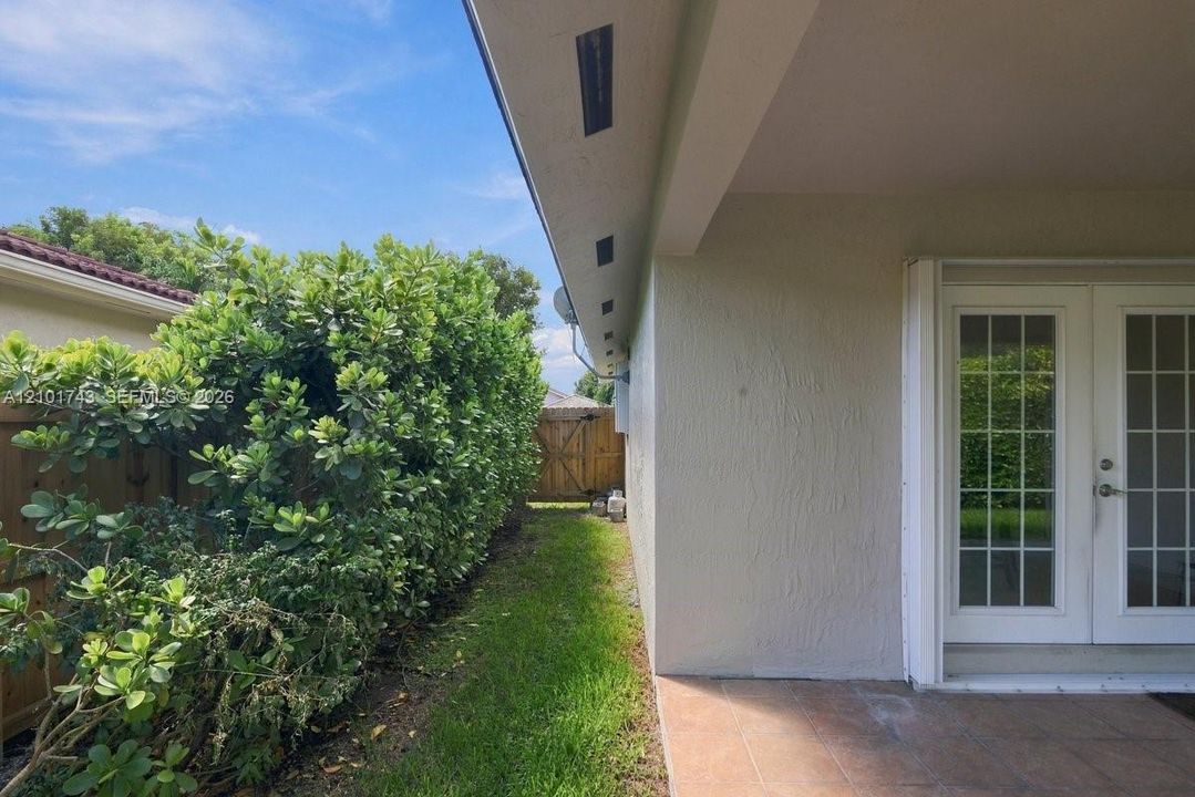 На продажу: $719,900 (4 спален, 2 ванн, 1782 Квадратных фут)