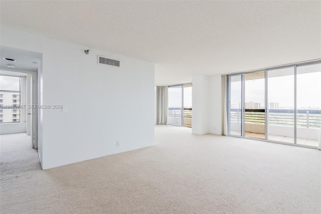 En Venta: $365,000 (2 camas, 2 baños, 1361 Pies cuadrados)
