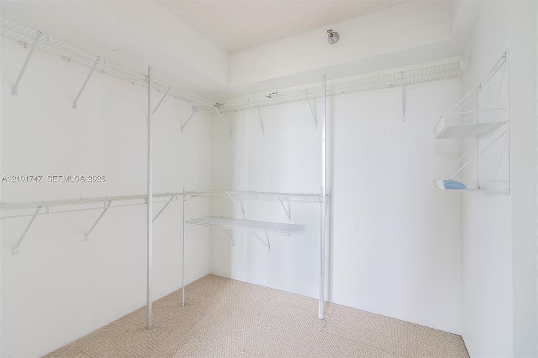 En Venta: $365,000 (2 camas, 2 baños, 1361 Pies cuadrados)